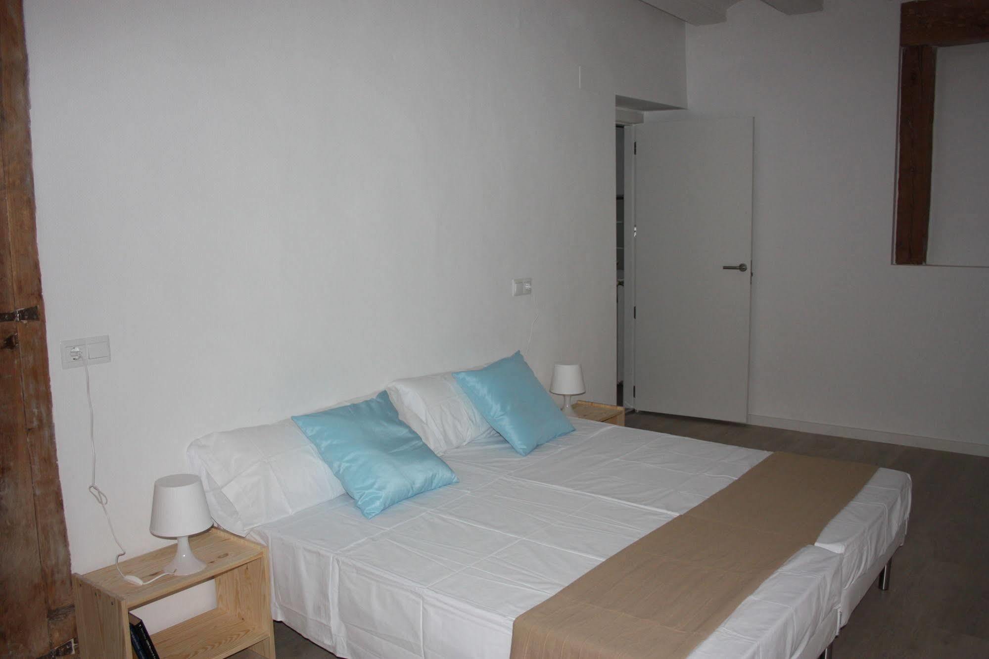 Albergue Valderrobres Auto Check-In Exterior photo